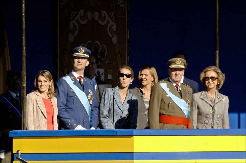 Reyes Felipe y Letizia en la Fiesta Nacional de 2006
