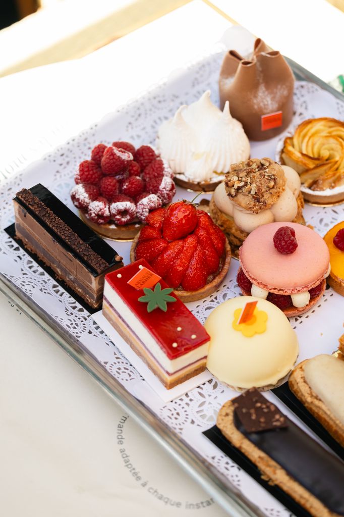 Termina tu brunch con minimuestras de los postres parisinos más emblemáticos.