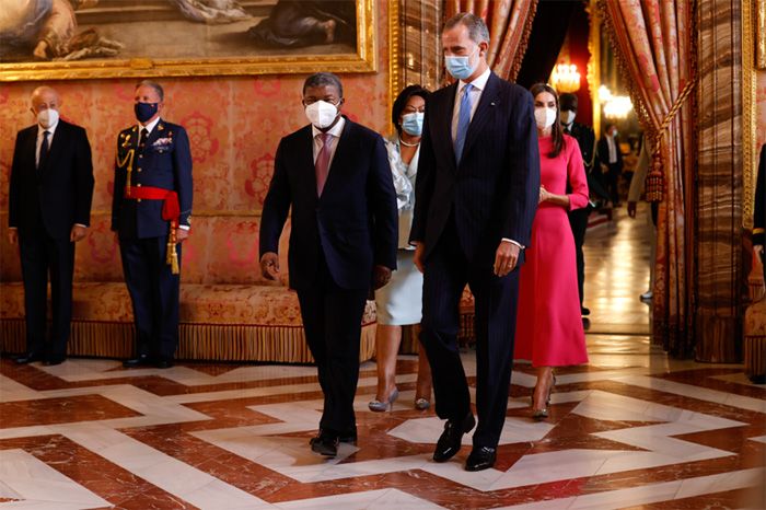 Los Reyes con el presidente y la primera dama de Angola