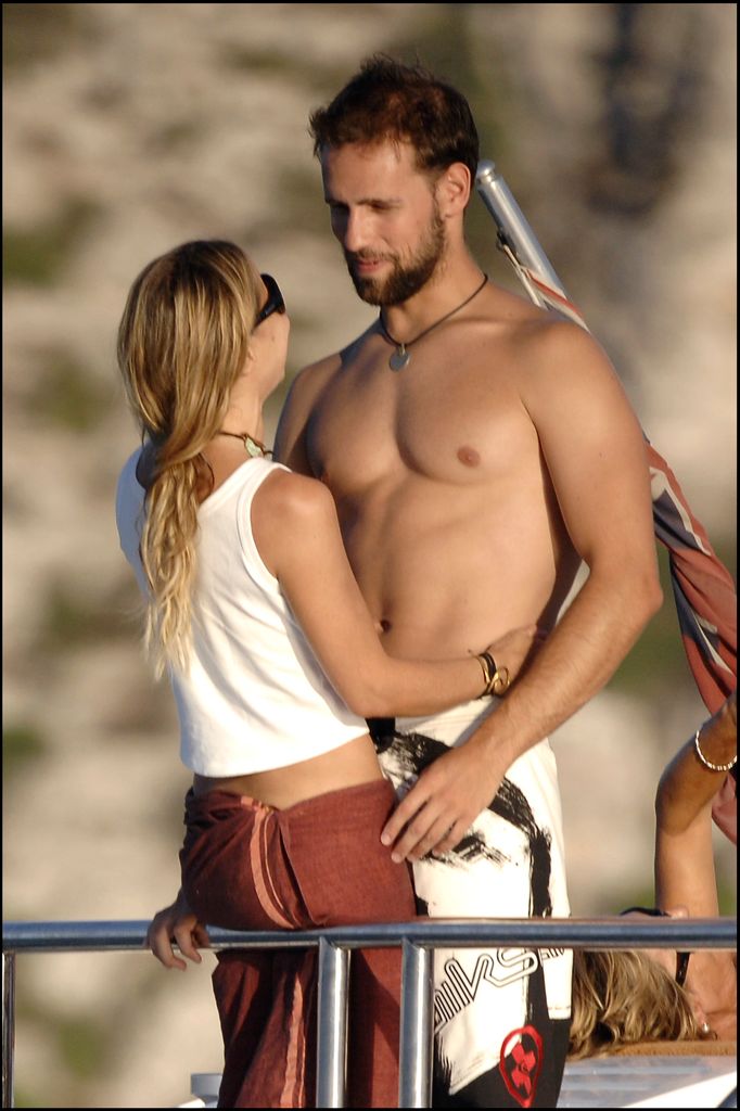 EUGENIA MARTINEZ DE IRUJO Y SU NOVIO GONZALO MIRO EN UN BARCO DURANTE UNAS VACACIONES EN IBIZA 17/08/2008