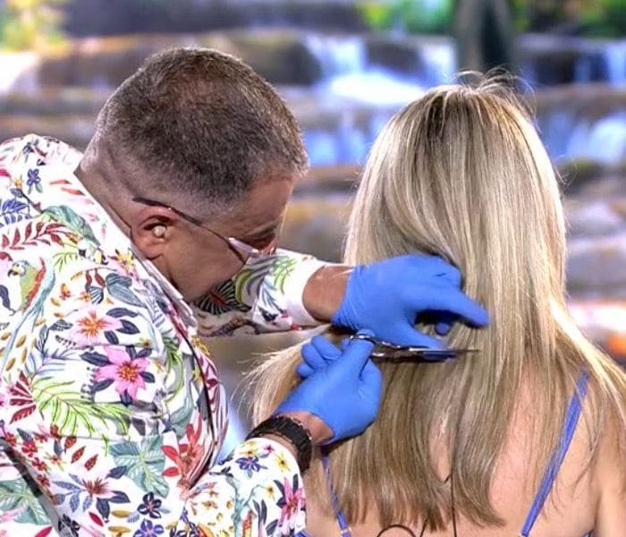 Jorge Javier Vázquez corta el pelo a la madre de Melyssa