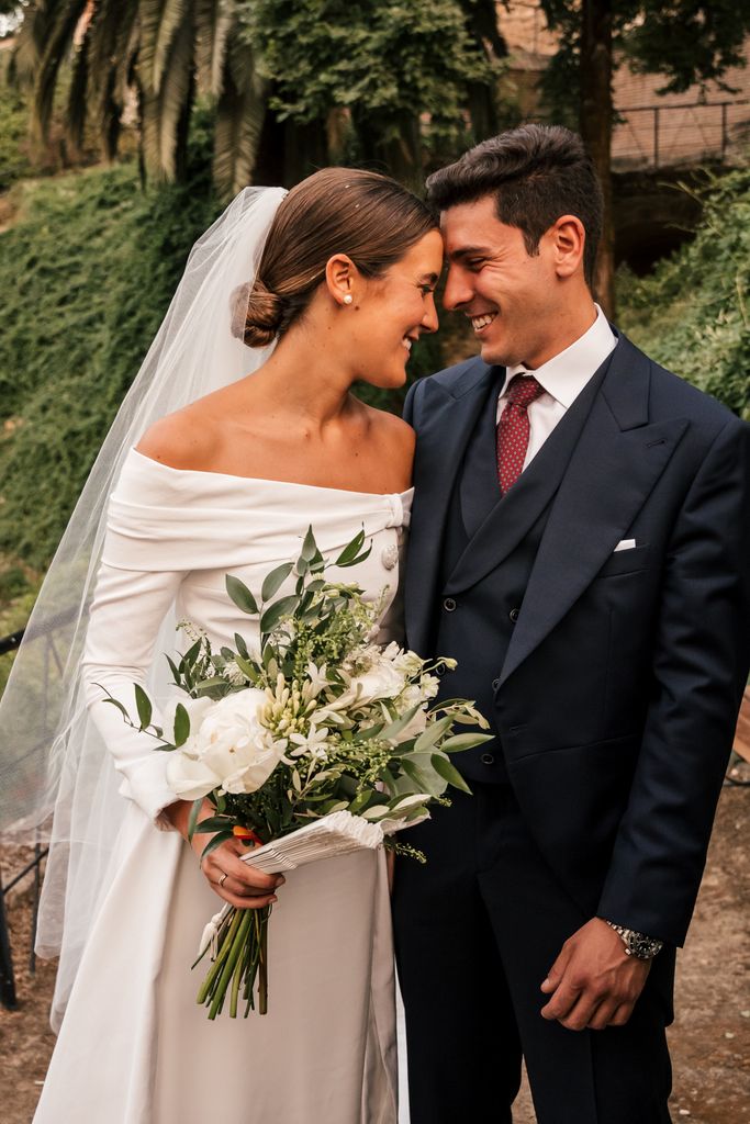 Vestido de novia con escote barco