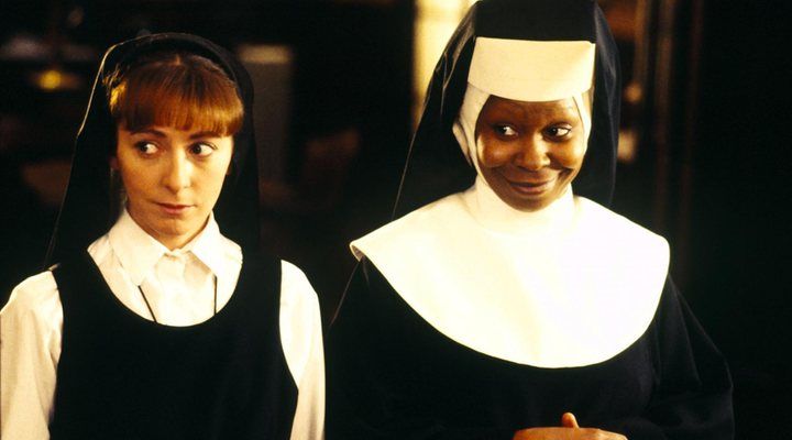 Whoopi Goldberg en una de las películas con las que alcanzó mayor fama mundial, 'Sister Act'