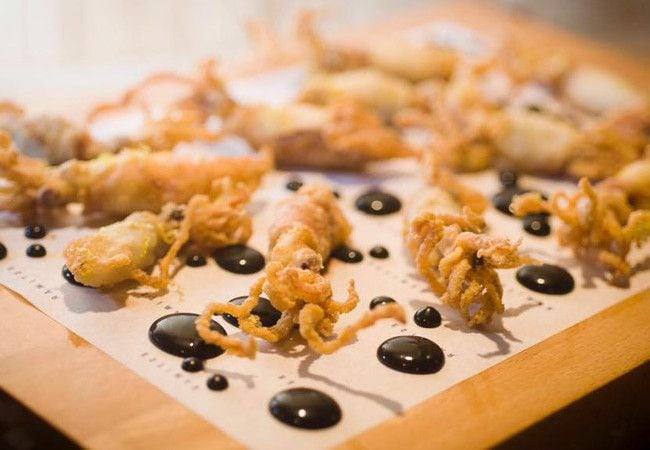 'Chipirones Gotanegra' en el restaurante Estimar. Todo un homenaje al mar.
