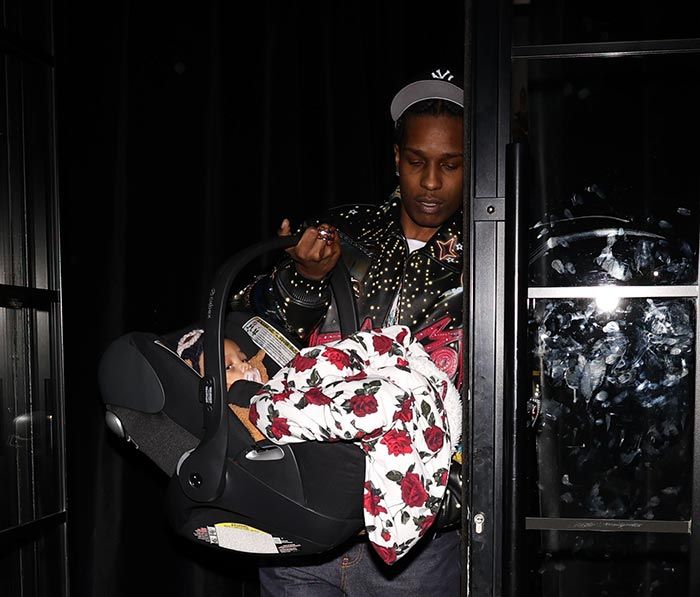A$AP Rocky con su hija Riot Rose Mayers