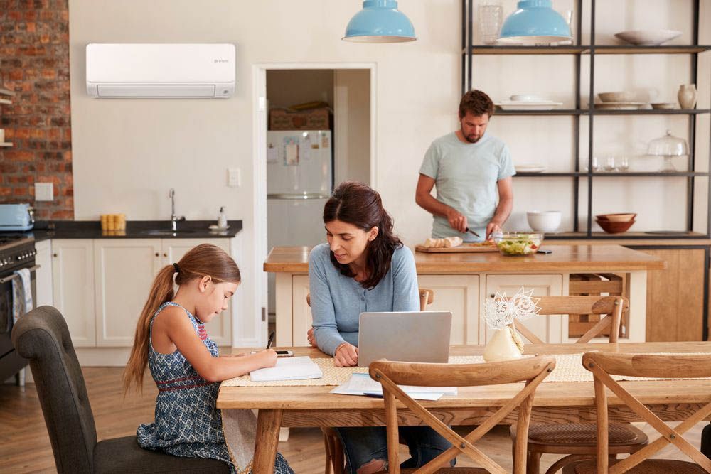 Cocina que integra un ‘split’ para climatizar la estancia