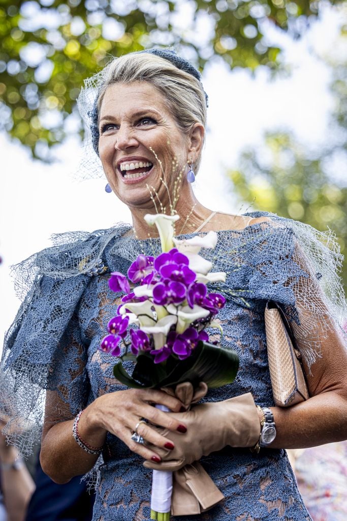 Máxima de Países Bajos con vestido transparente de encaje