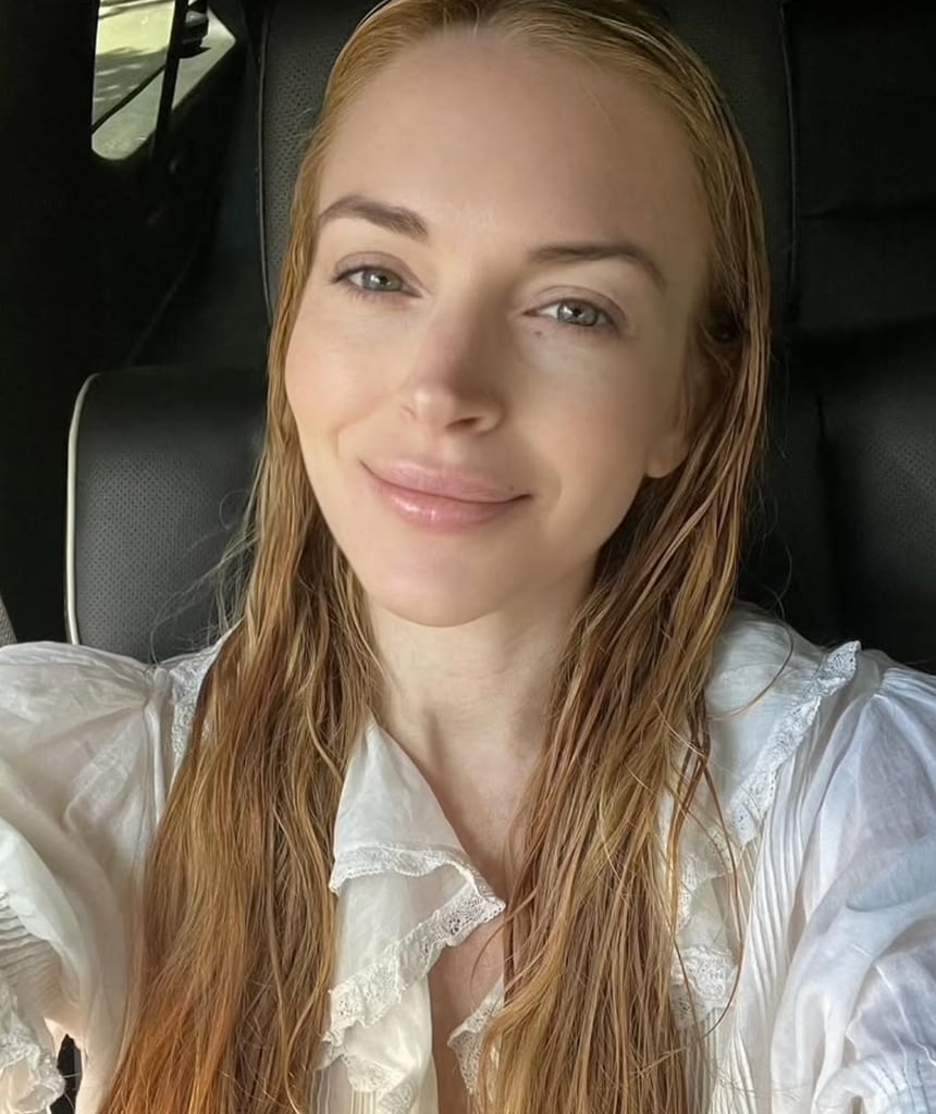 Lindsay Lohan presume su piel sin maquillaje.