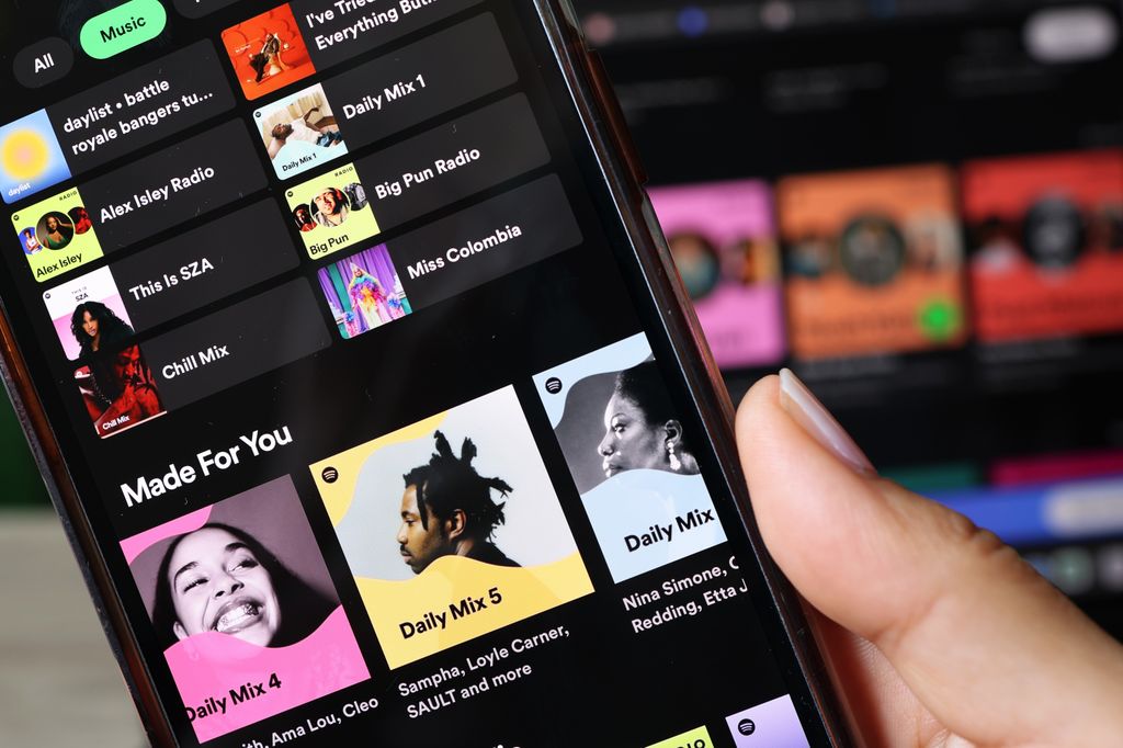 Elegir tu propia música mientras entrenas puede ayudarte a aguantar más tiempo sin sentir más esfuerzo