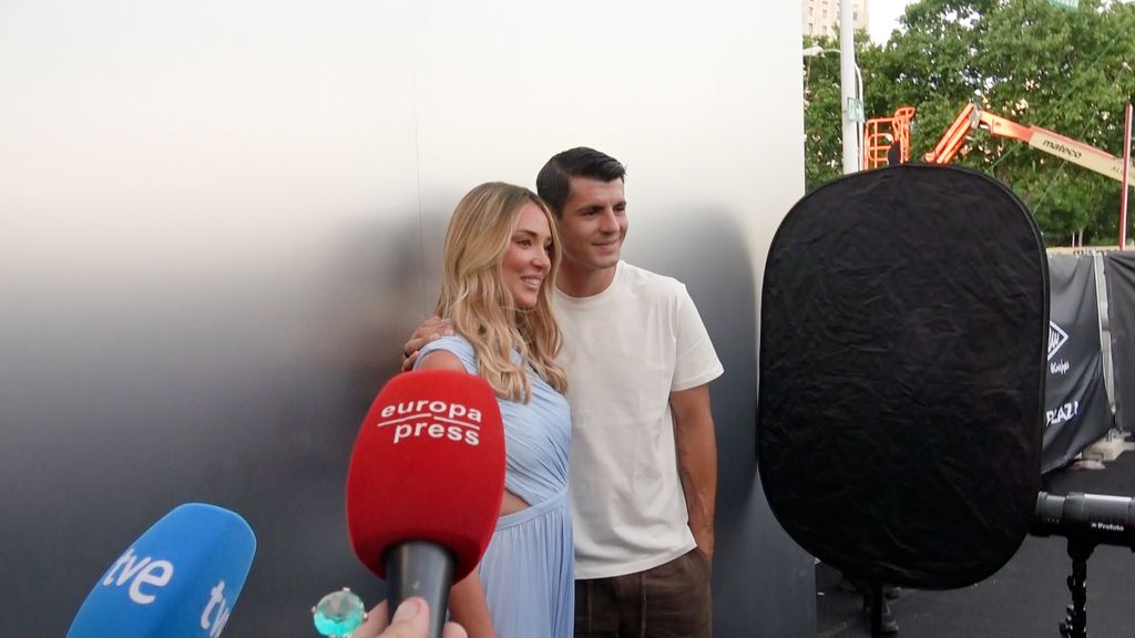 Alice y Álvaro posan por primera vez tras su reconciliación