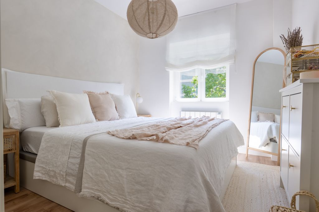 Dormitorio de Patriwhitehouse en el barrio de Hortaleza, en Madrid