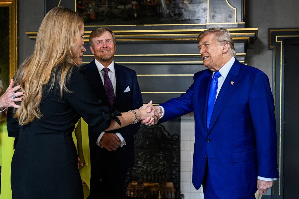 Amalia de Holanda participó junto a los Reyes en la histórica cena que se brindó en el Palacio de Huis ten Bosch durante la cumbre de la OTAN para jefes de Estado y máximas autoridades. Allí coincidió con Trump, Macron, Zelensky, Erdogan y Von der Leyen entre otros.