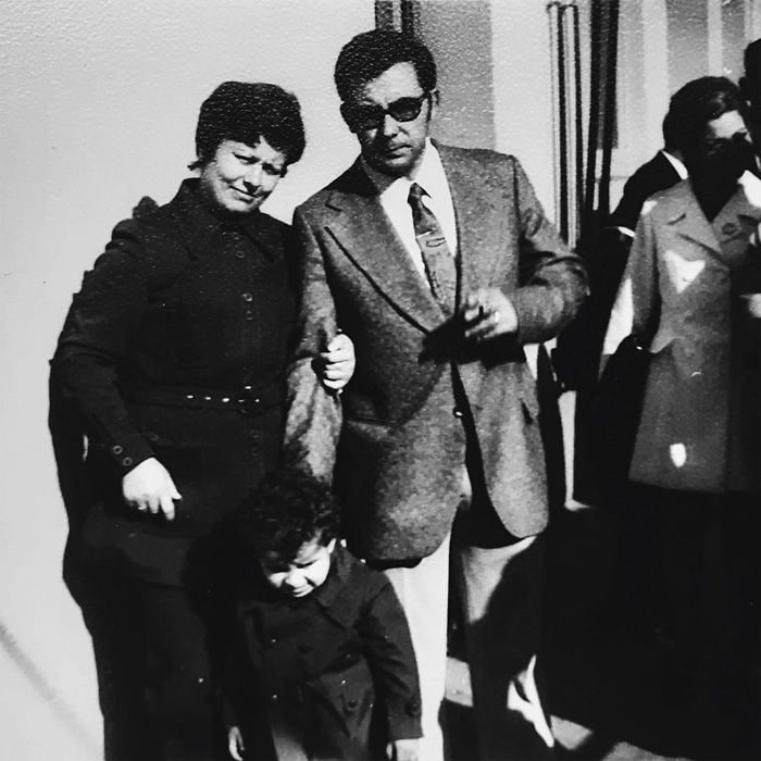 Jorge Javier Vázquez con sus padres