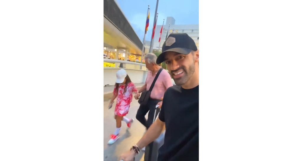 Toni Costa. su papá y su hija Alaïa