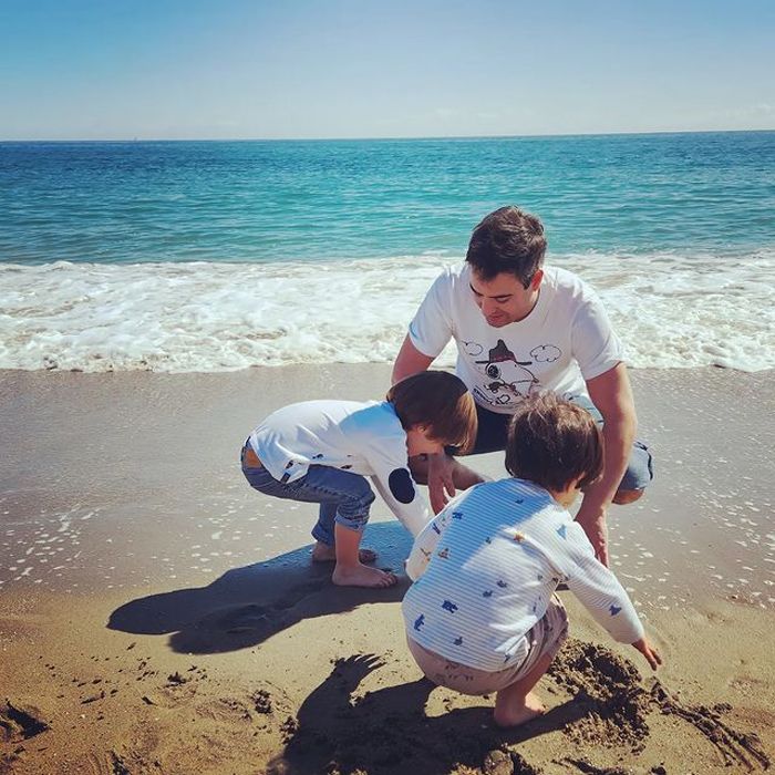 El marido de Isabel Jiménez con sus hijos