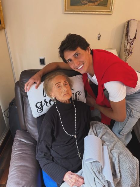 Andrés Roca Rey, con su abuela Mechita