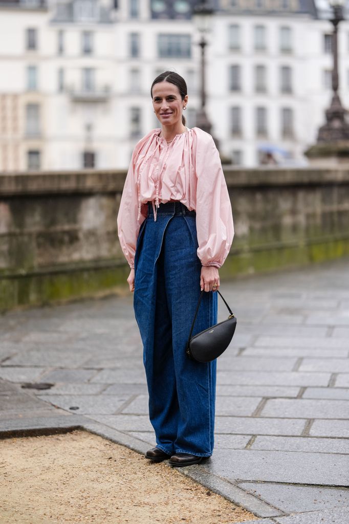 Cómo llevar las blusas bohemias que son tendencia en primavera 2025