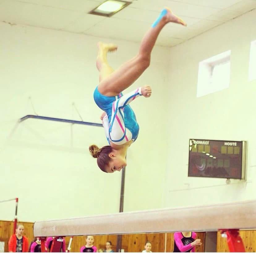 La gimnasta checa Natalie Stichova
