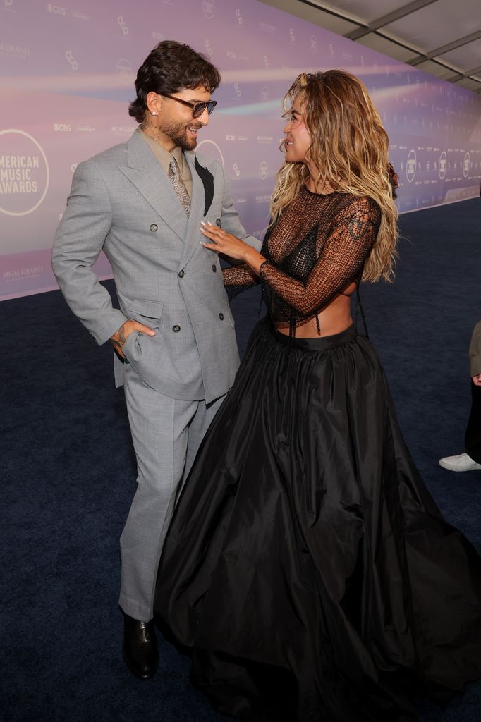 Maluma y Karol G en los American Music Awards 2026 en la MGM Grand Garden Arena, en Las Vegas, el 25 de mayo de 2026.