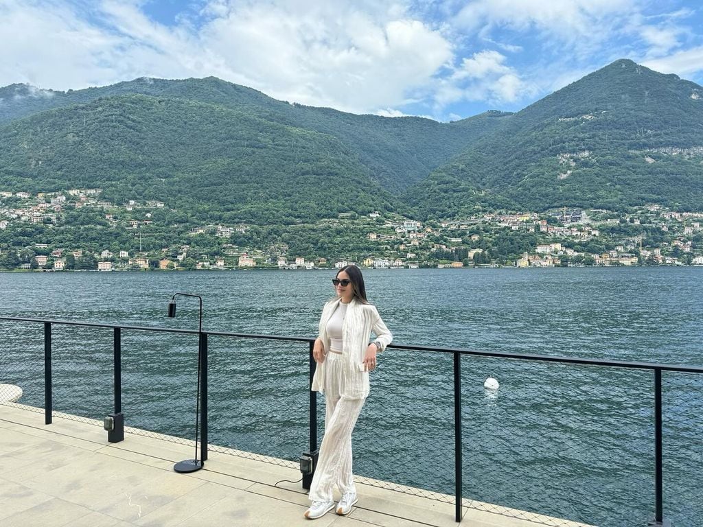 Aprovechando la espectacular vista, la ex Miss Universo también posó en solitario 