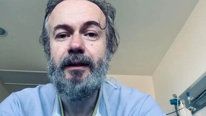 Las lágrimas de Tristán Ulloa al recibir el alta médica:
