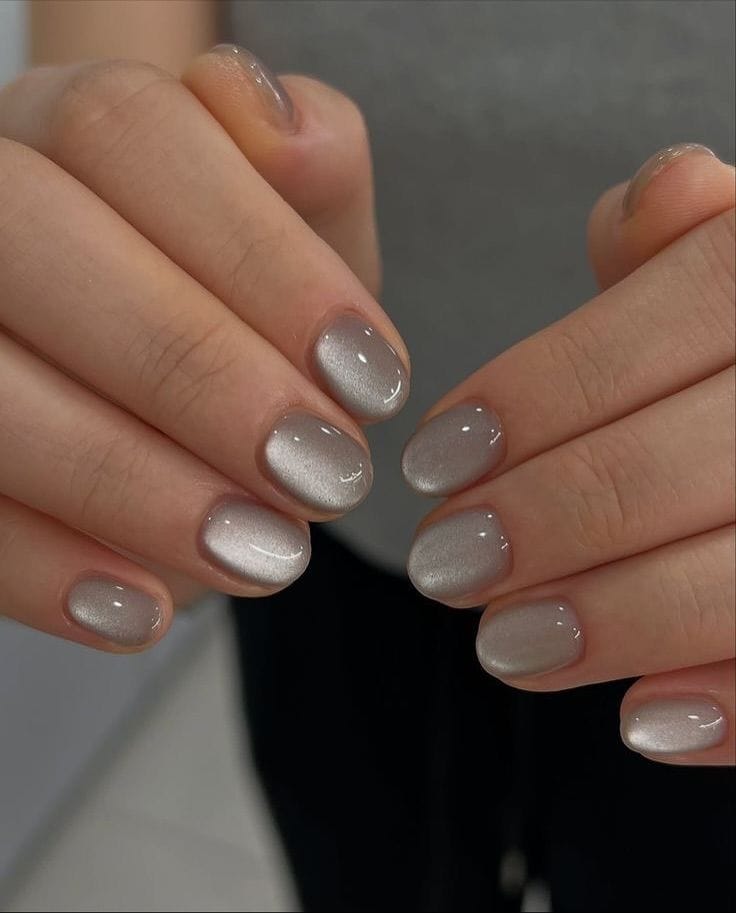 manicura gris