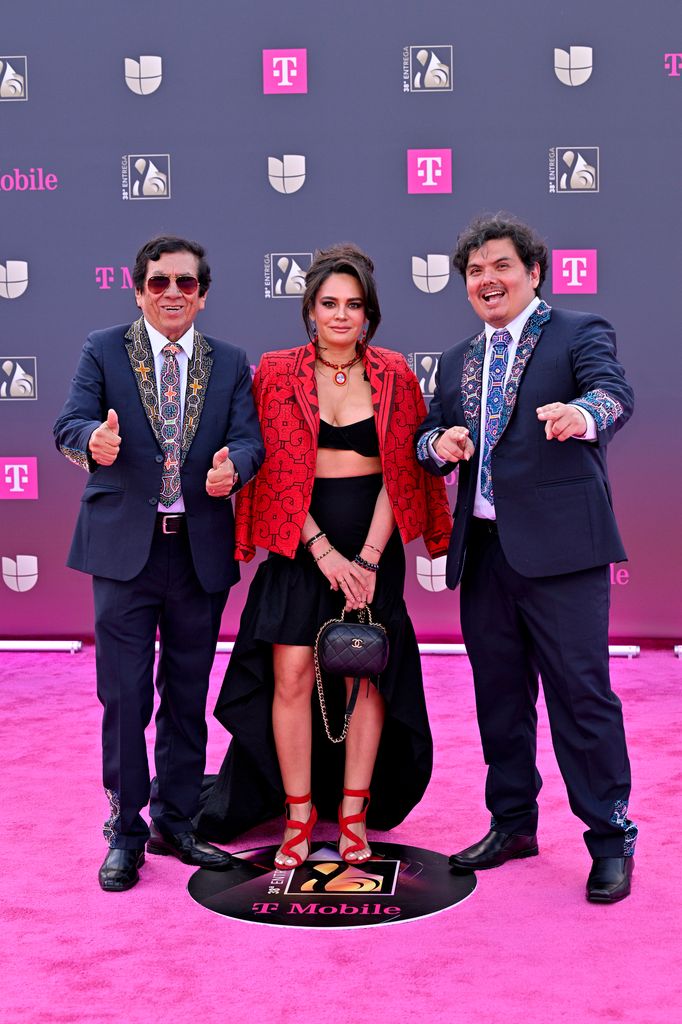 Los Mirlos y Alessandra Durand