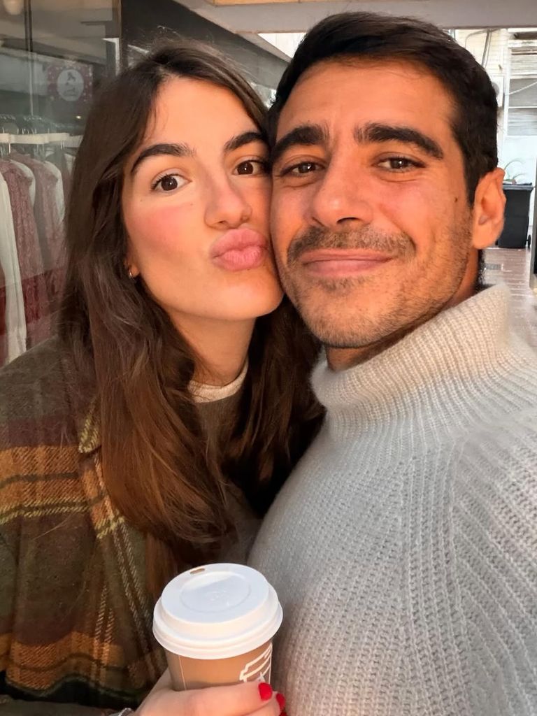 La pareja espera con ilusión la llegada de su primer hijo