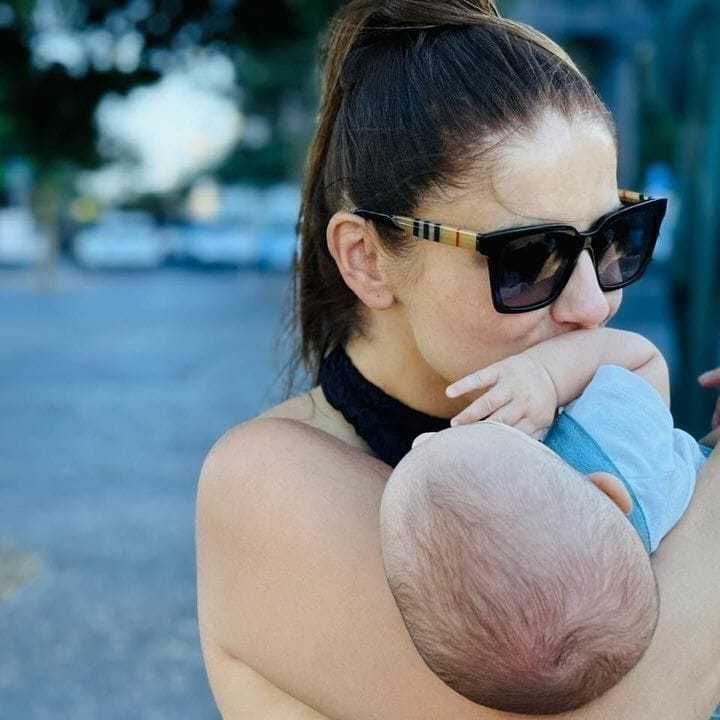 Dos meses después del nacimiento de Milo, Michelle Renaud volvió a trabajar con su primer proyecto en España.