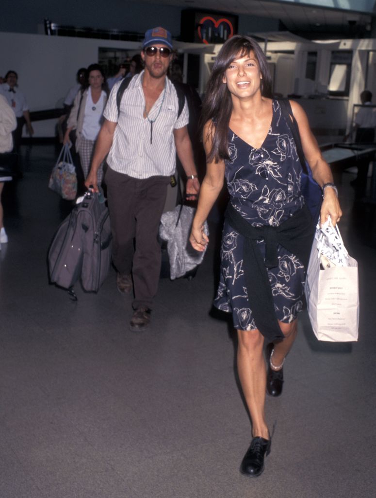 Matthew McConaughey y Sandra Bullock llegan a California.