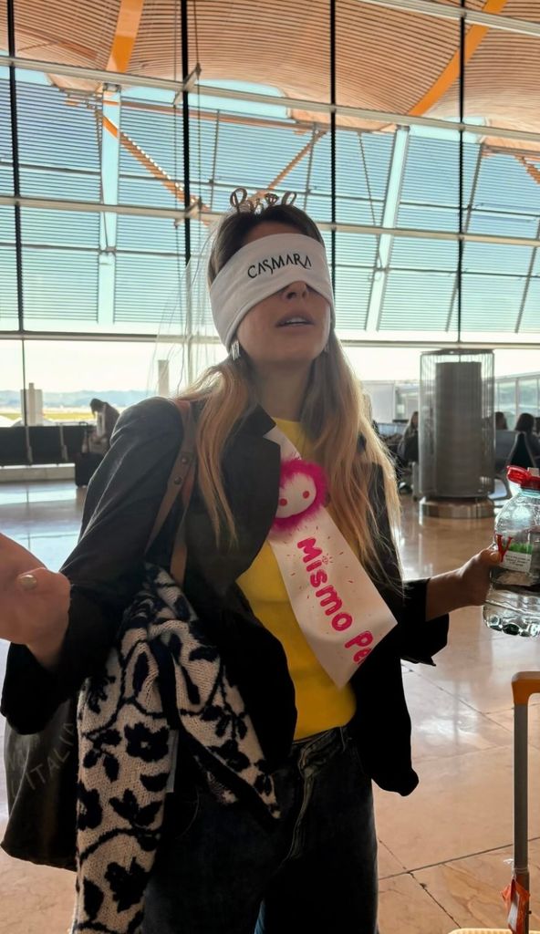 Belén Écija disfruta en Galicia de su segunda despedida de soltera convertida en Hannah Montana