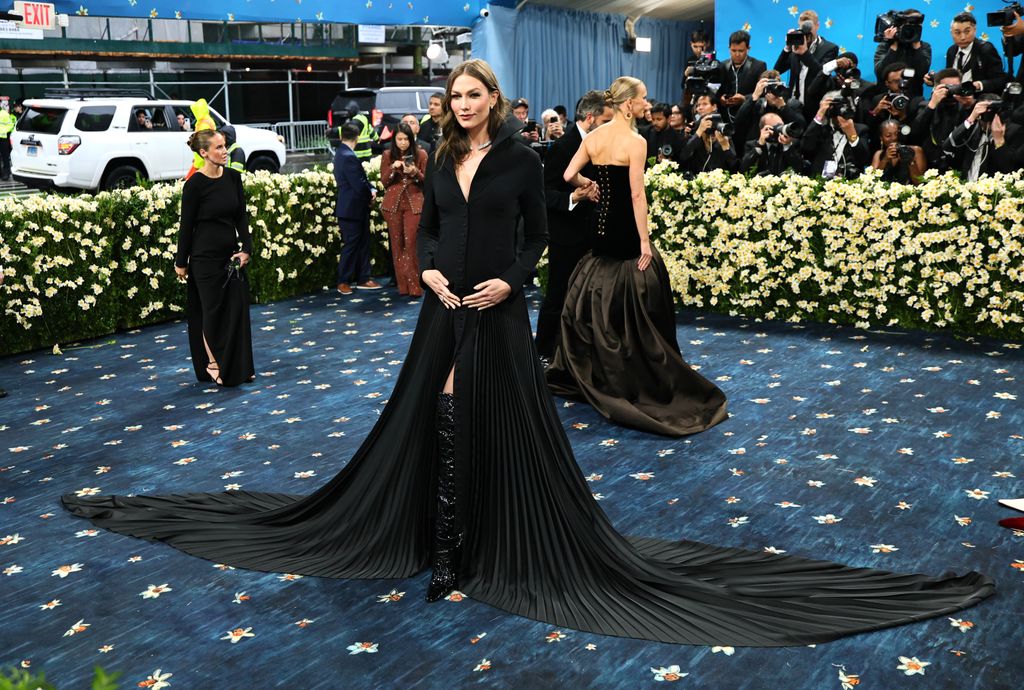 NEW YORK, NEW YORK - MAY 05: Karlie Kloss attends the 2025 Met Gala Celebrating "Superfine: Tailoring Black Style" at Metropolitan Museum of Art on May 05, 2025 in New York City. (Photo by Theo Wargo/FilmMagic)