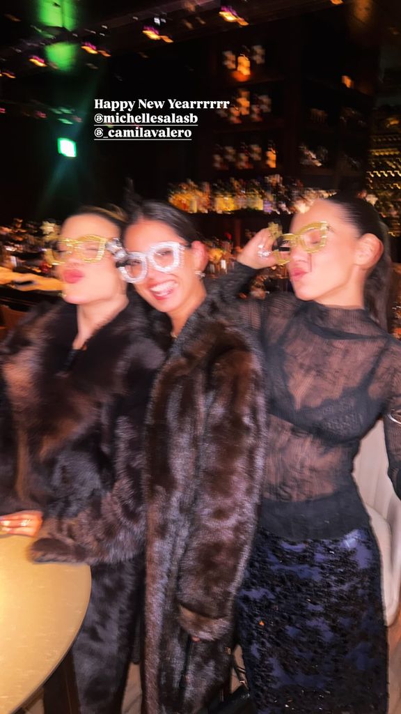 Michelle Salas y Camila Valero en Tokio celebrando el Año Nuevo.