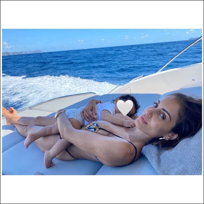 Hiba Abouk con su bebé