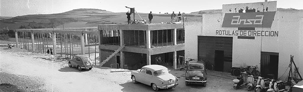 Taller de Antolin en sus inicios en 1950