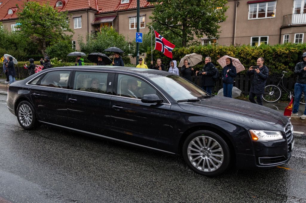 Los reyes Haakon y Mette-Marit junto a sus hijos Ingrid y Sverre Magnus ocuparon un mismo coche