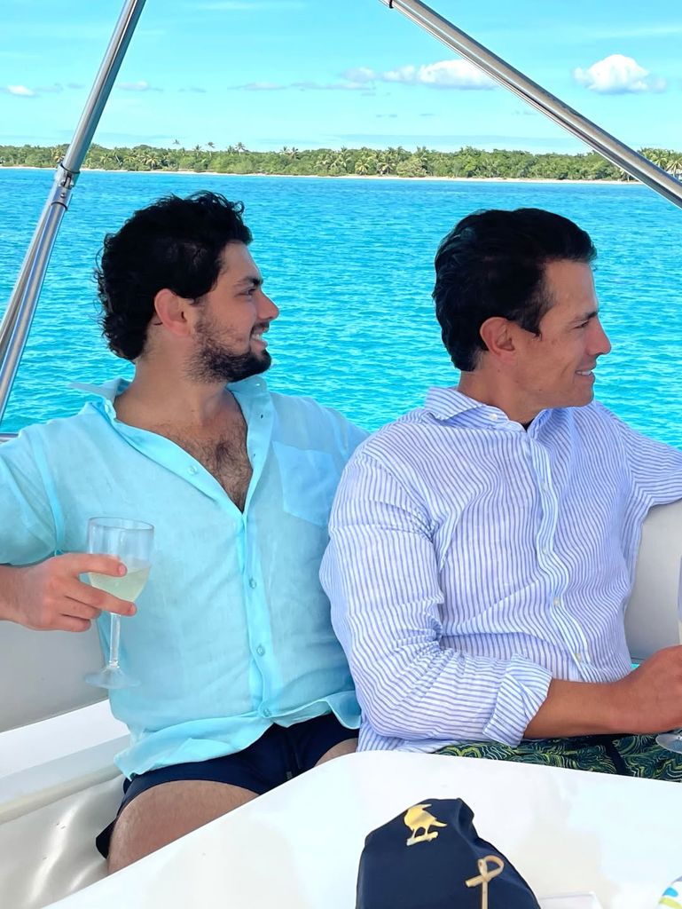 Alejandro abrió su álbum de recuerdos junto a su padre, Enrique Peña Nieto.