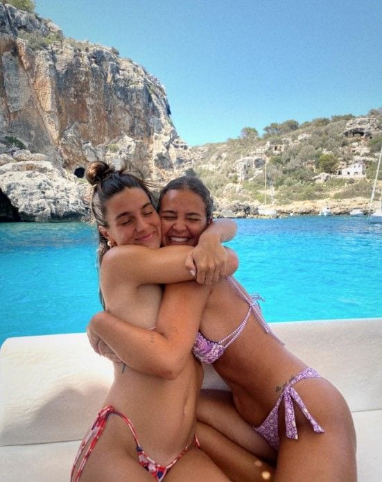 Laura Escanes y Gemma Pinto