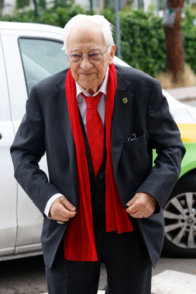 El Padre Ángel en la boda de Paco Arango y Begoña Aguilera en Madrid
