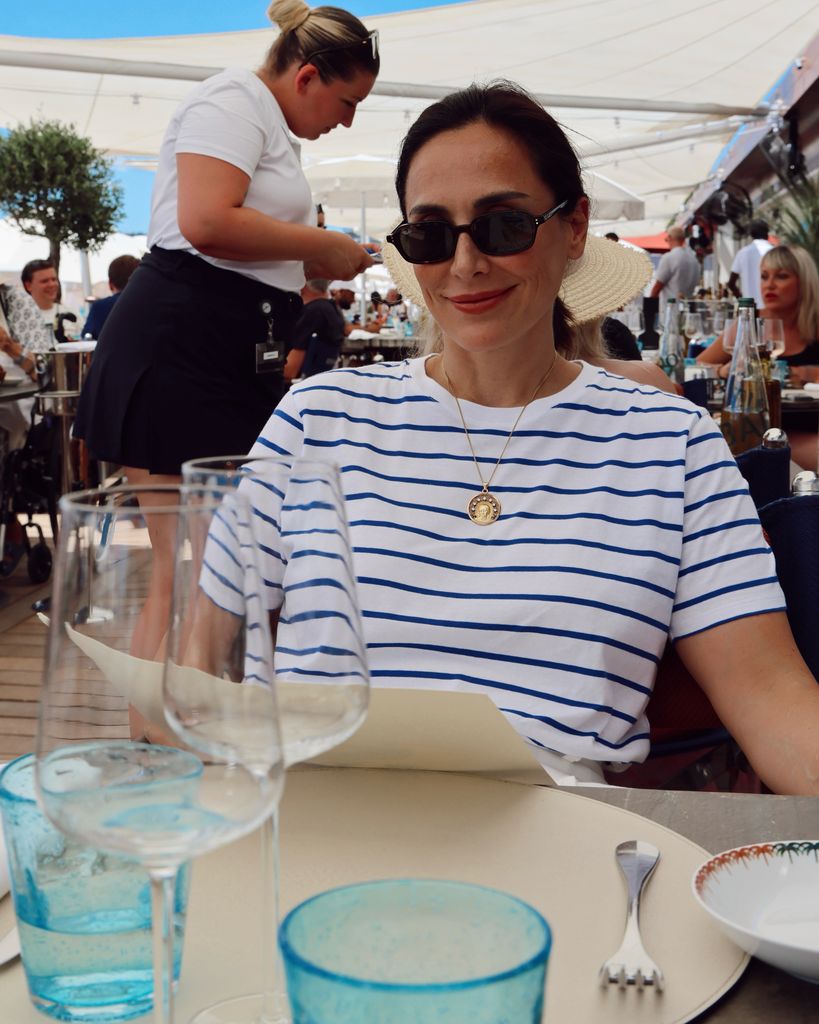 Tamara Falcó luce un look marinero durante su reciente escapada a Cannes (julio de 2026)