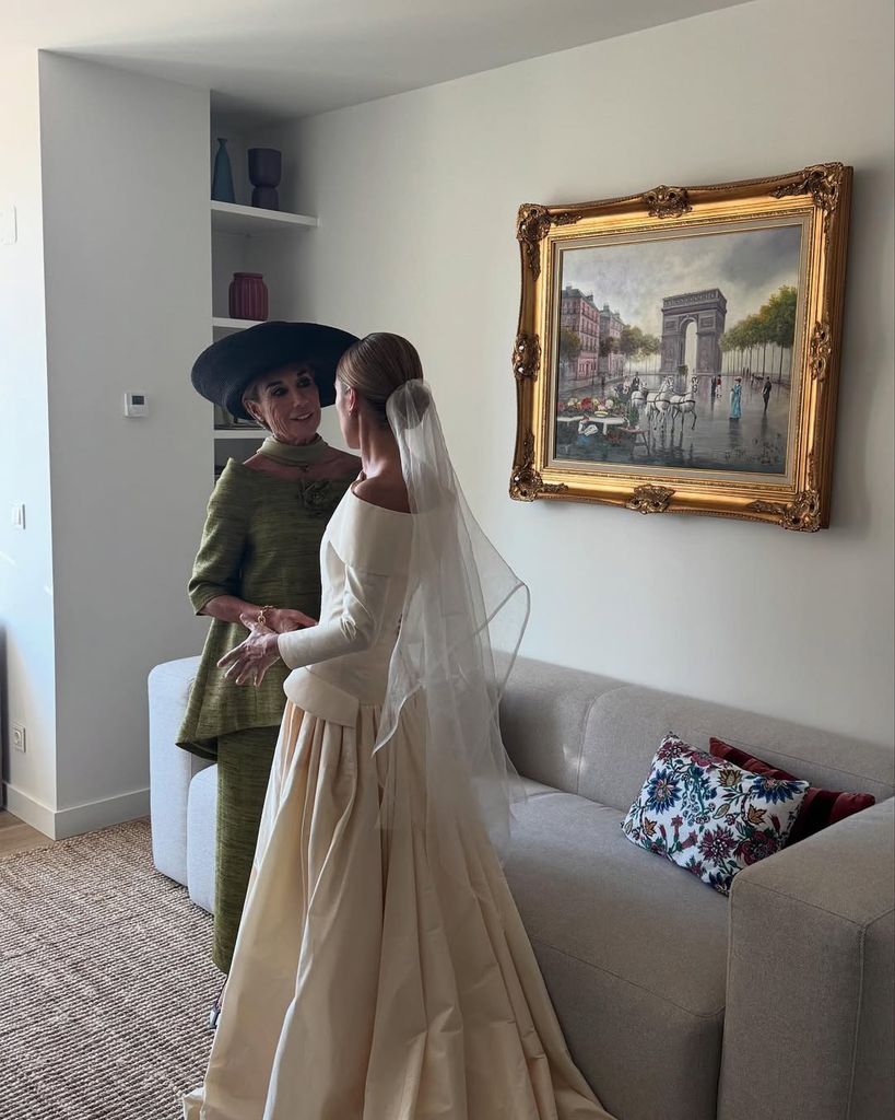 Vestido de madrina verde de Atelier Valenzuela
