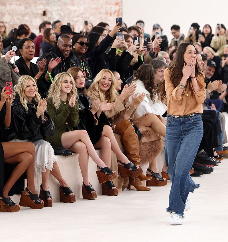 Sienna Miller en el desfile de Chloé Paris Fashion Week
