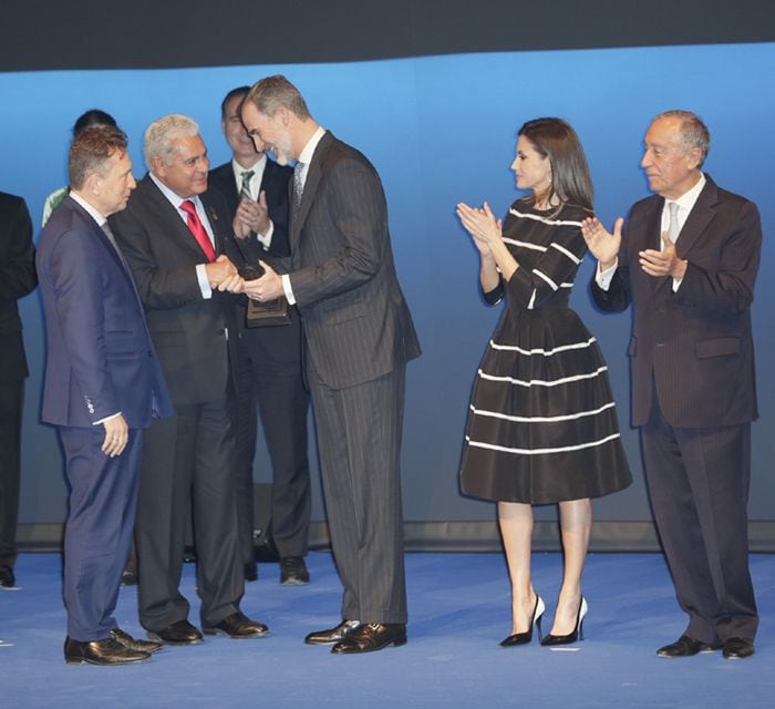 El Rey recibe el Premio de la Paz de la Asociación Mundial de Juristas