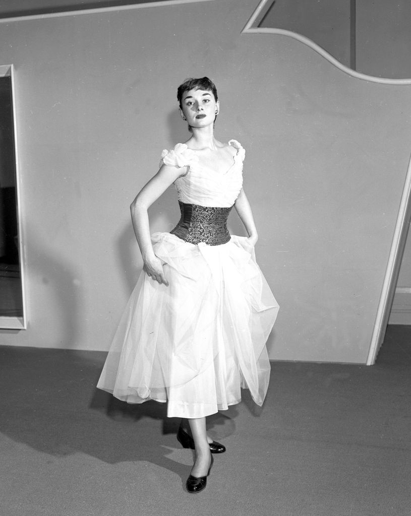 Audrey Hepburn fue una de las grandes estrellas de los años 50 que más lució este calzado.