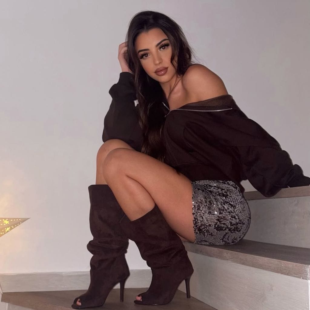 Lorena es madrileña, tiene 22 años y se dedica a las redes sociales