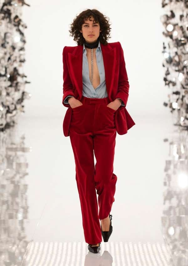 traje-rojo-gucci