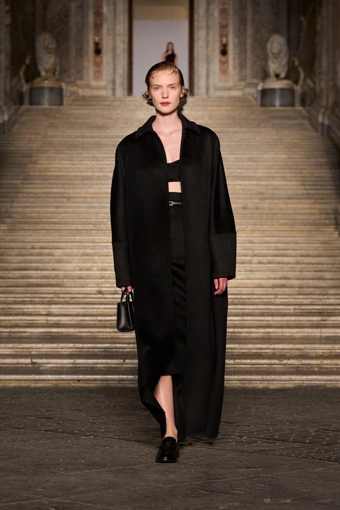 Max Mara: desfile de la colección Resort 2026 en Nápoles