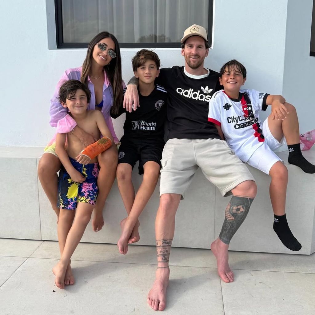 Leo Messi junto a su familia