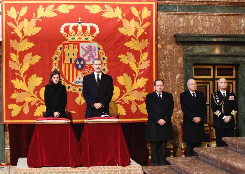 Reyes Felipe y Letizia en el funeral de la infanta Pilar