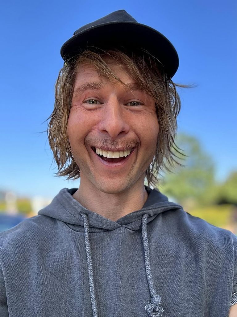 Los creadores tenían claro que Chad debía ser feo, pero el encanto de Glen sale y te acabas enamorando del personaje